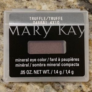 Mary Kay Truffle eyeshadow eye color